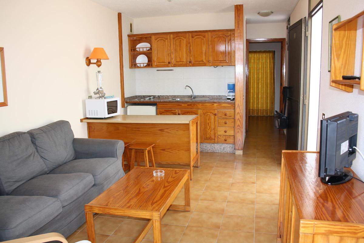 Mozart Aptos — Puerto Rico, Canary Islands