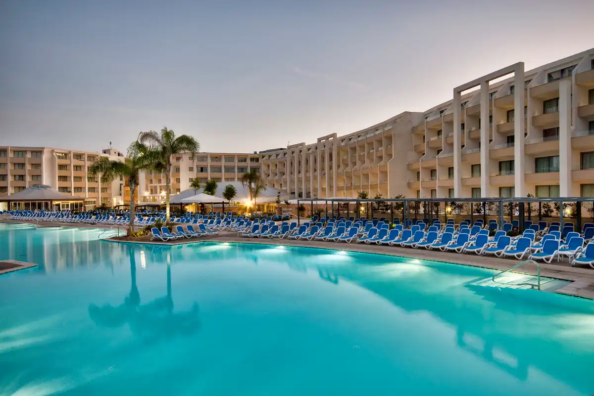 db Seabank Resort + Spa — Mellieha, Malta Island