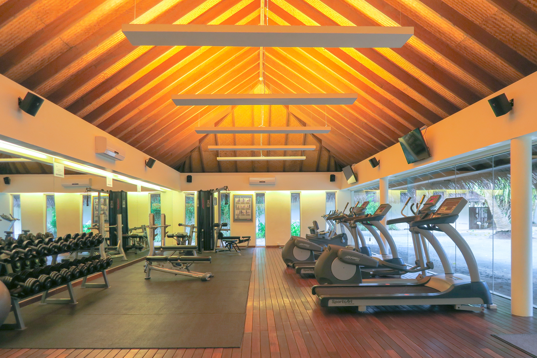 Holiday Inn Resort Kandooma Maldives — Kandoomaafushi, Kaafu