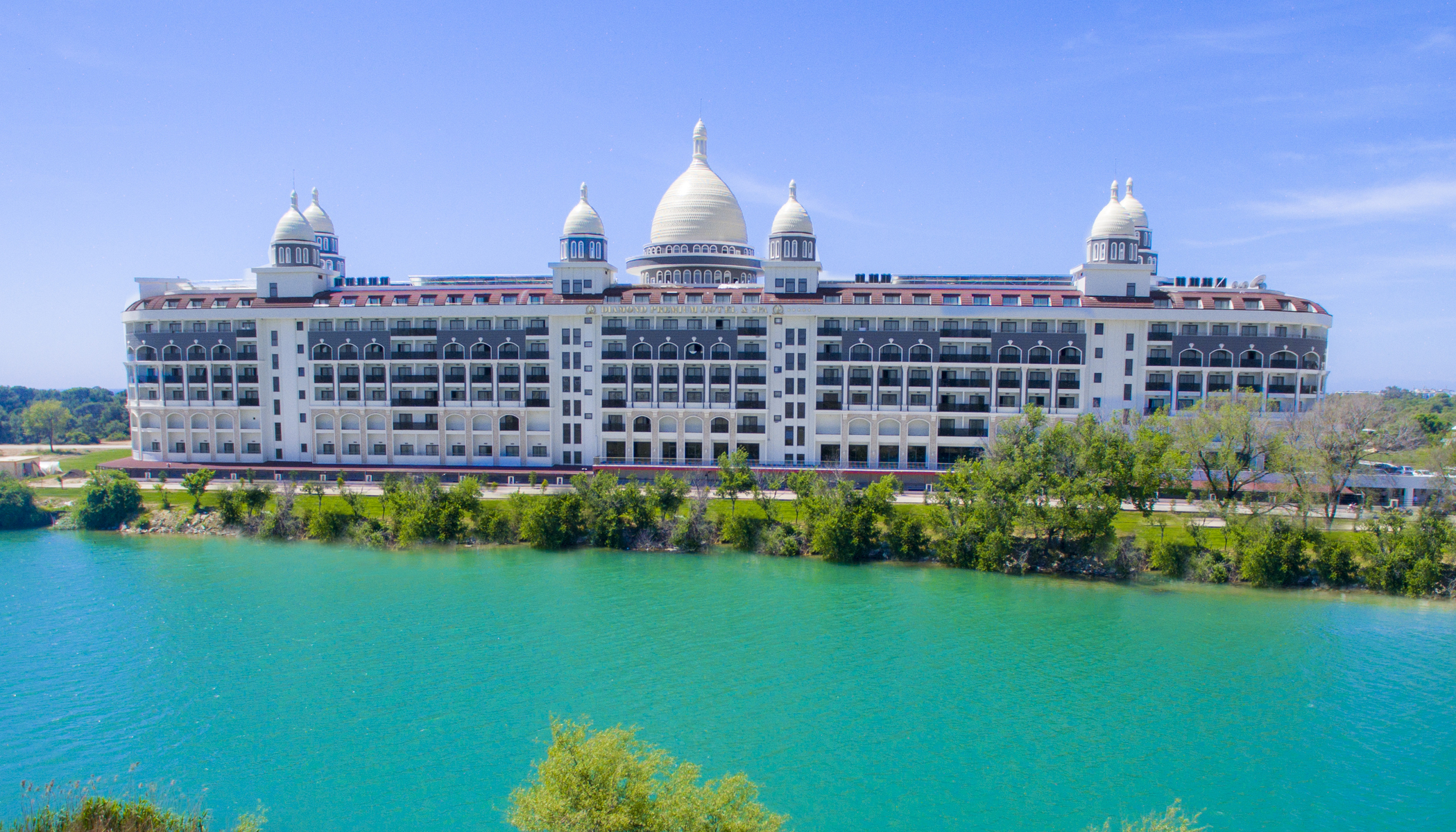 Diamond Premium Hotel & SPA — Side