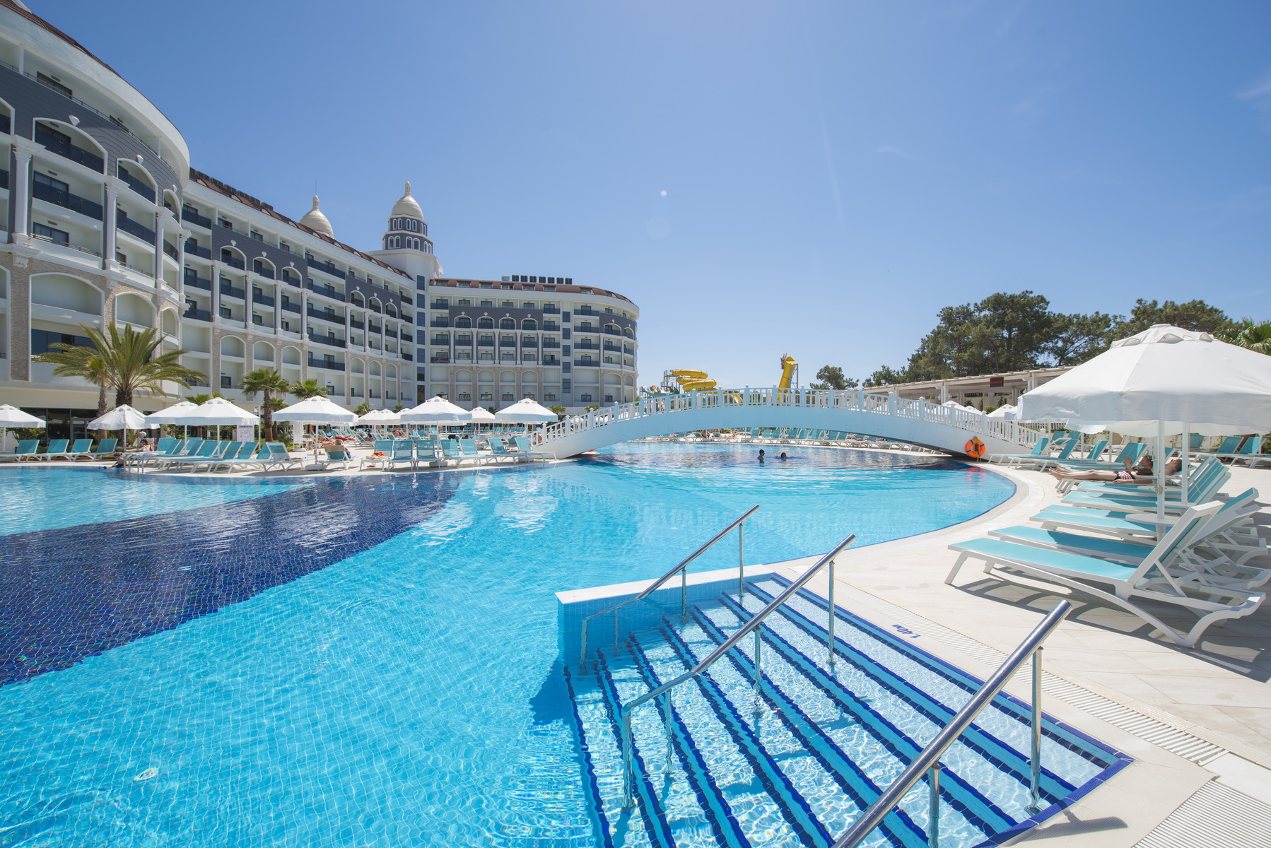 Diamond Premium Hotel & SPA — Side