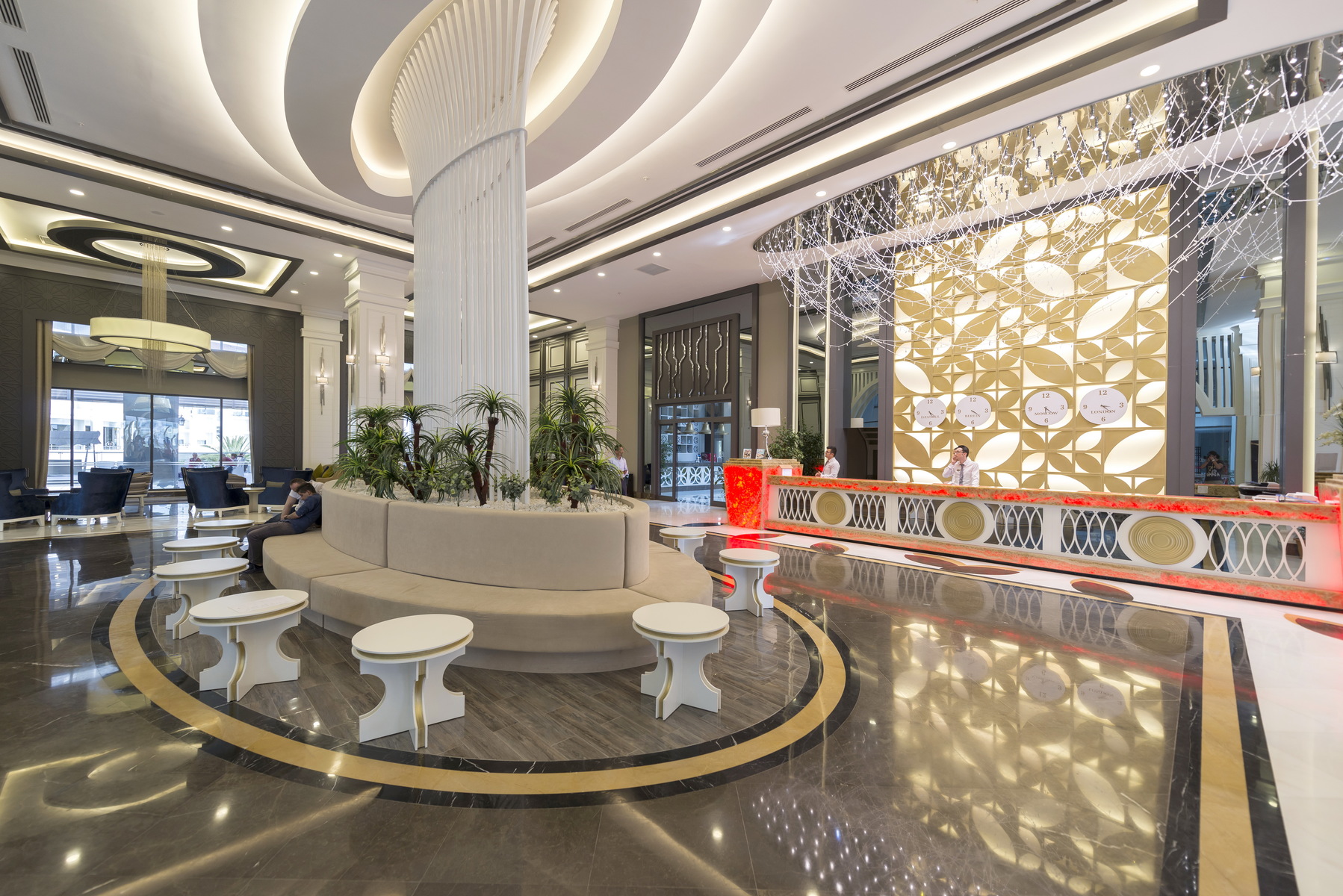 Diamond Premium Hotel & SPA — Side