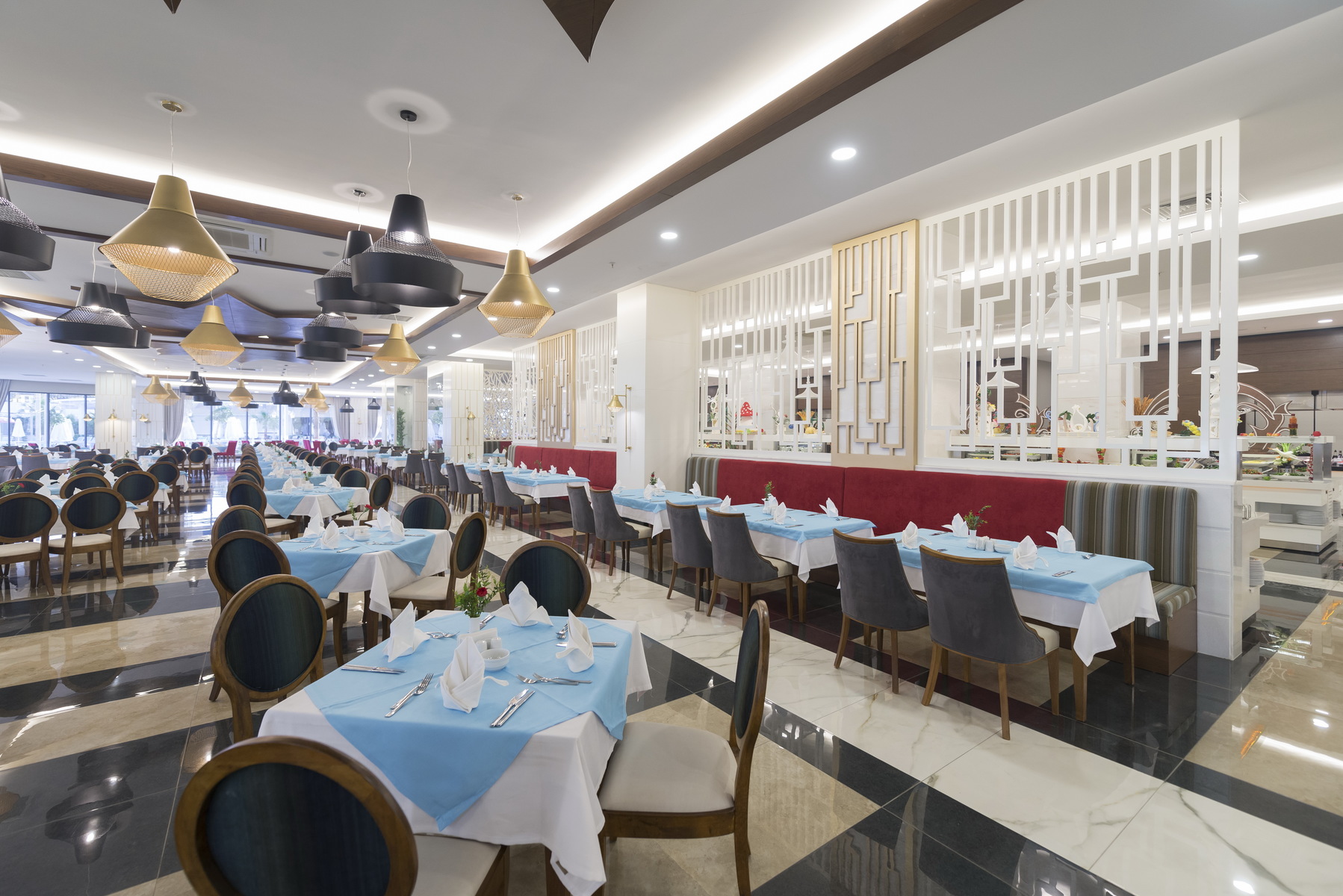 Diamond Premium Hotel & SPA — Side