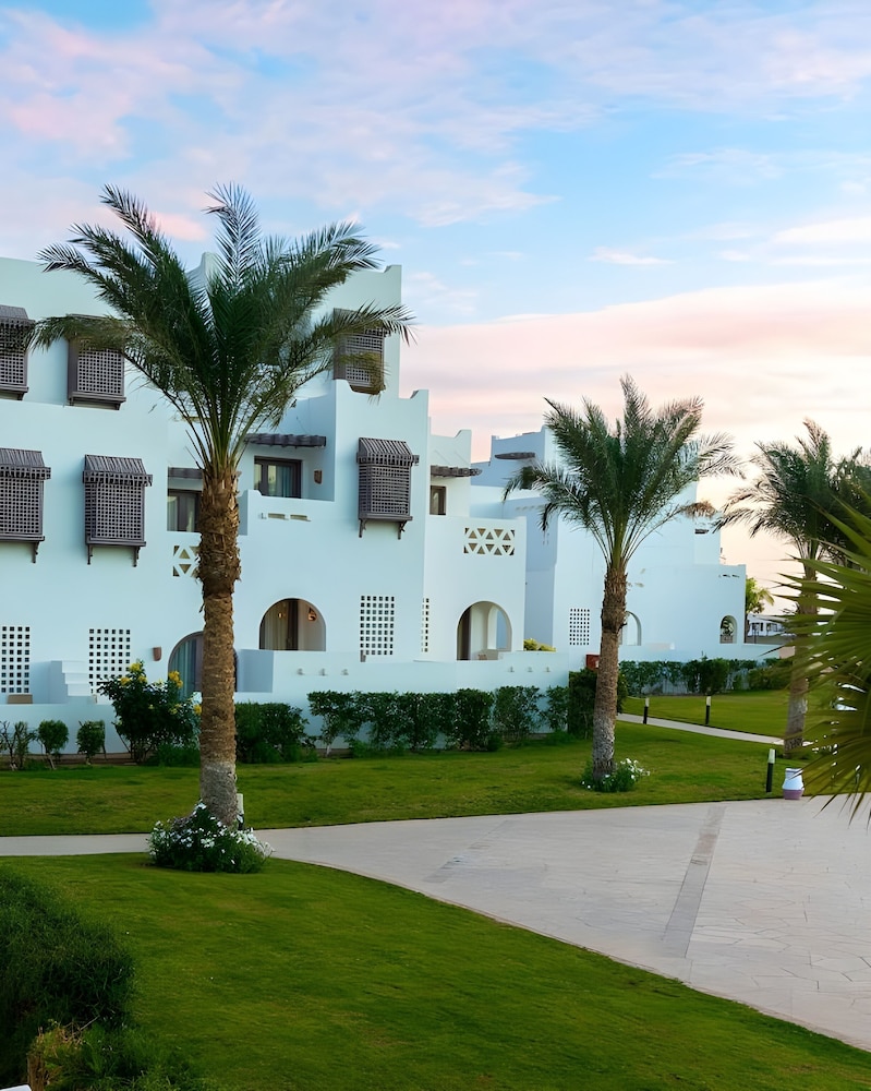 Mercure Hurghada Hotel — Hotel building in Hurghada, Red Sea