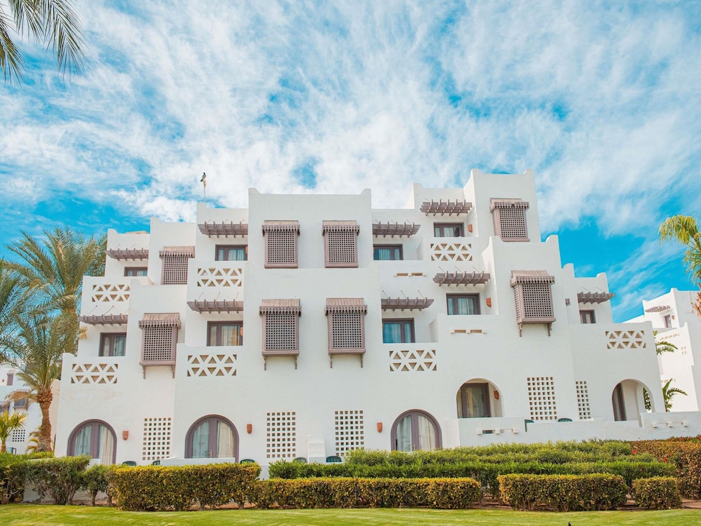 Mercure Hurghada Hotel — Hotel building in Hurghada, Red Sea