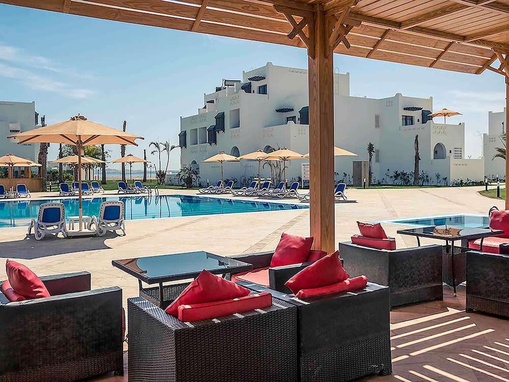 Mercure Hurghada Hotel — Swimming pool in Hurghada, Red Sea