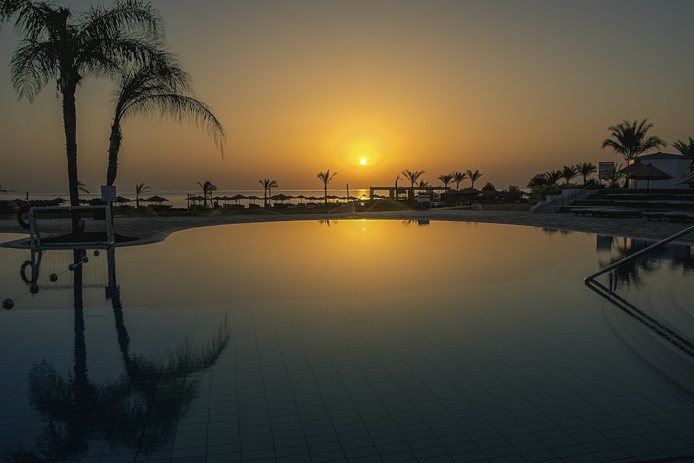 Mercure Hurghada Hotel — Swimming pool in Hurghada, Red Sea