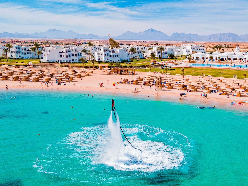 Mercure Hurghada Hotel — Beach in Hurghada, Red Sea