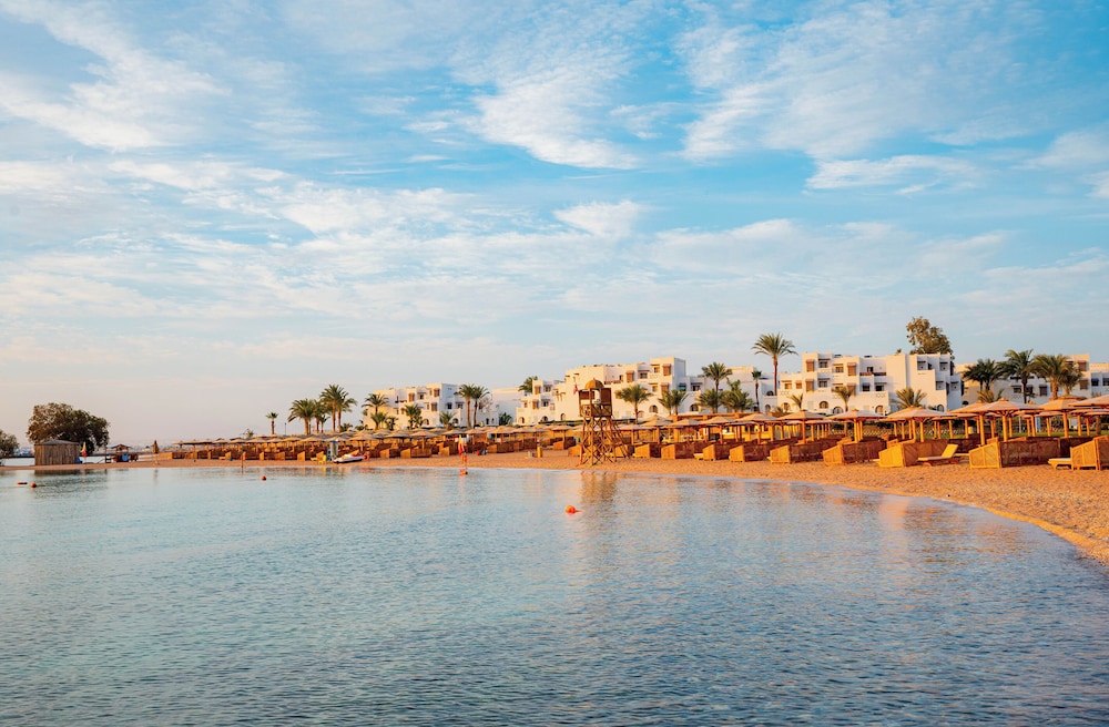 Mercure Hurghada Hotel — Beach in Hurghada, Red Sea