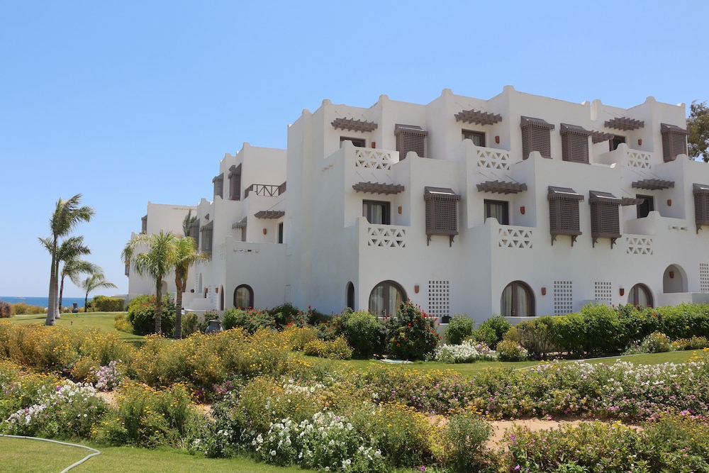 Mercure Hurghada Hotel — Hotel building in Hurghada, Red Sea