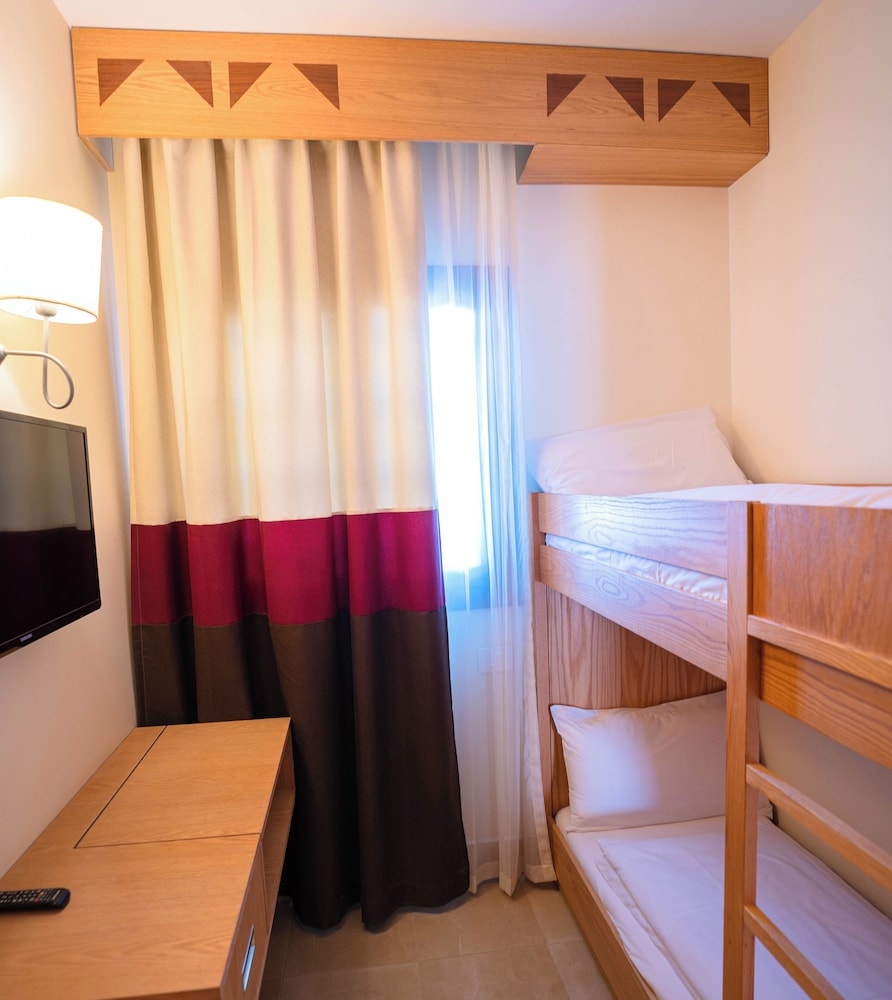 Mercure Hurghada Hotel — Hotel rooms in Hurghada, Red Sea