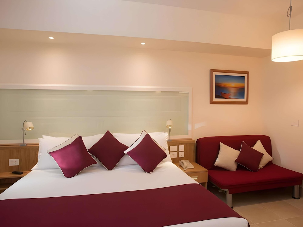Mercure Hurghada Hotel — Hotel rooms in Hurghada, Red Sea