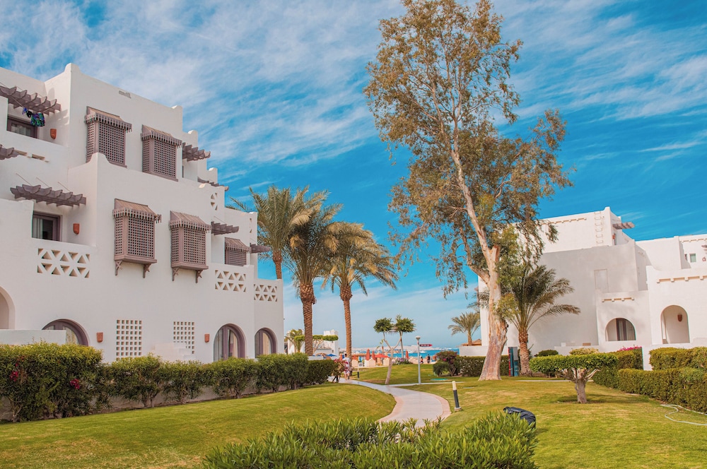 Mercure Hurghada Hotel — Hotel building in Hurghada, Red Sea