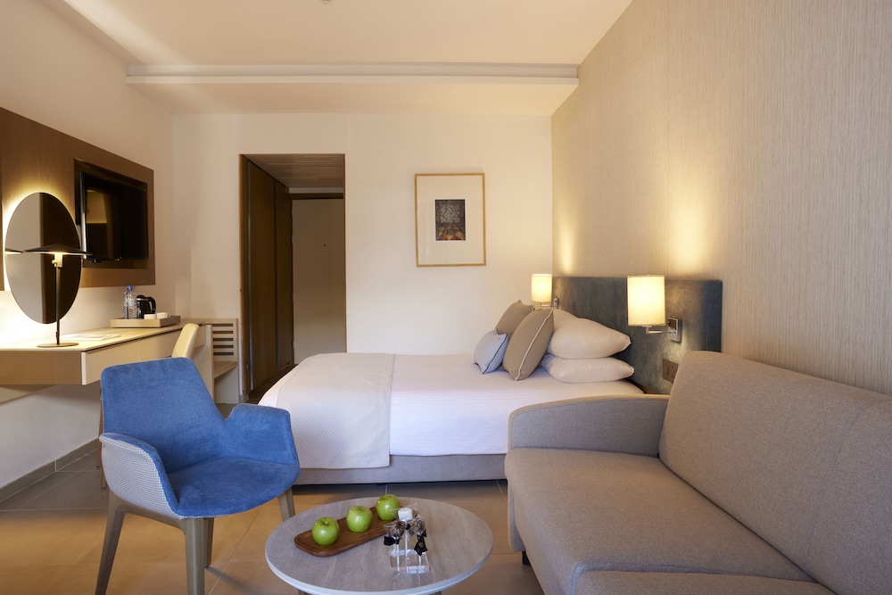 Mediterranean Beach Hotel — Hotel rooms in Limassol, Limassol Region