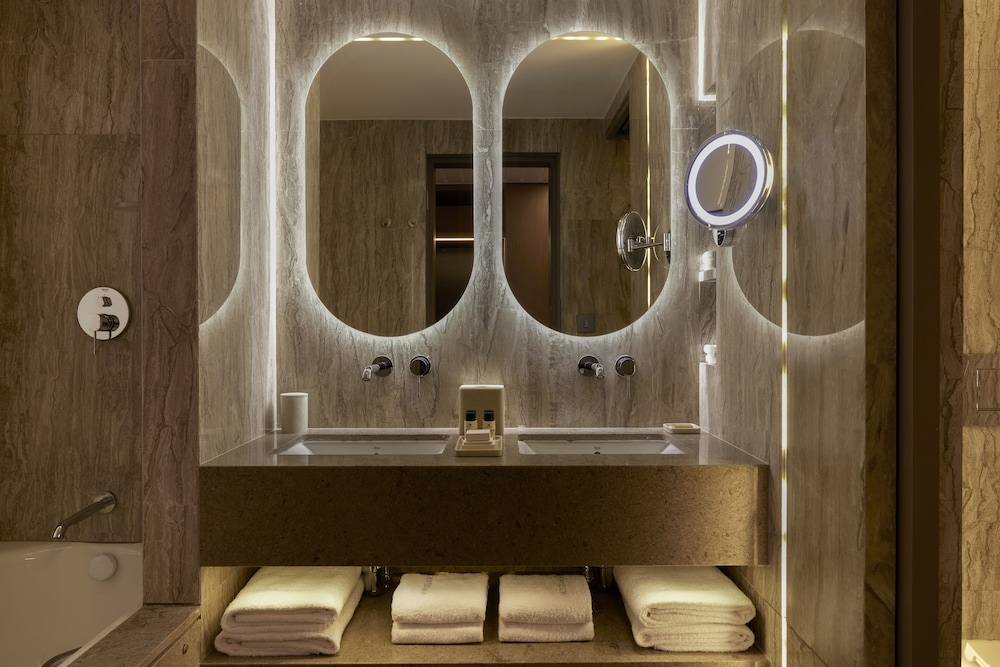 Mediterranean Beach Hotel — Hotel rooms in Limassol, Limassol Region