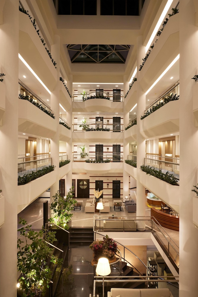 Mediterranean Beach Hotel — Hotel building in Limassol, Limassol Region
