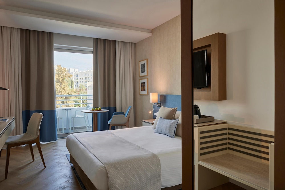 Mediterranean Beach Hotel — Hotel rooms in Limassol, Limassol Region