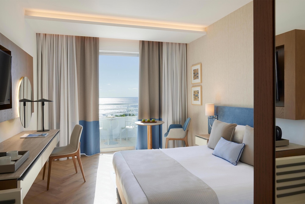 Mediterranean Beach Hotel — Hotel rooms in Limassol, Limassol Region