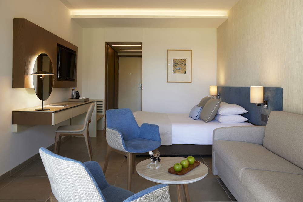 Mediterranean Beach Hotel — Hotel rooms in Limassol, Limassol Region