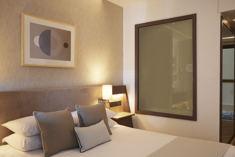 Mediterranean Beach Hotel — Hotel rooms in Limassol, Limassol Region