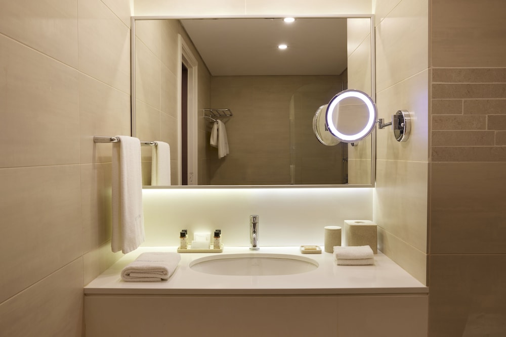 Mediterranean Beach Hotel — Hotel rooms in Limassol, Limassol Region