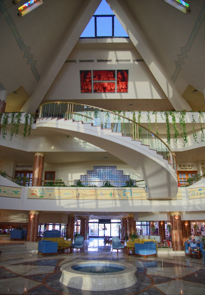 Pharaoh Azur Resort — Hotel building in Hurghada, Red Sea