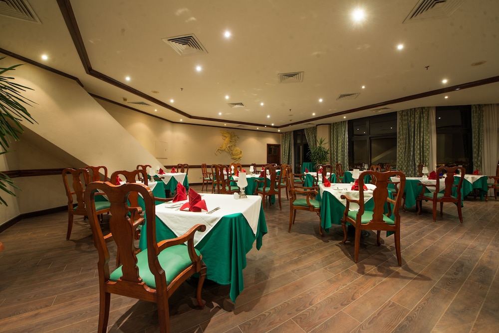 Pharaoh Azur Resort — Restaurant & bars in Hurghada, Red Sea