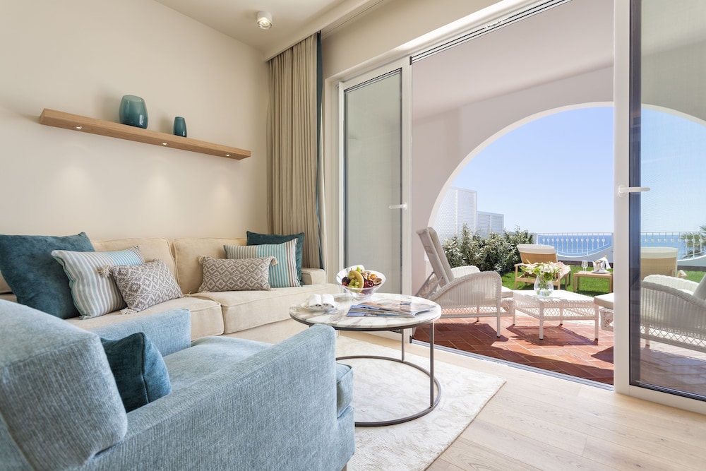 Vila Vita Parc — Hotel rooms in Armação de Pêra, Faro