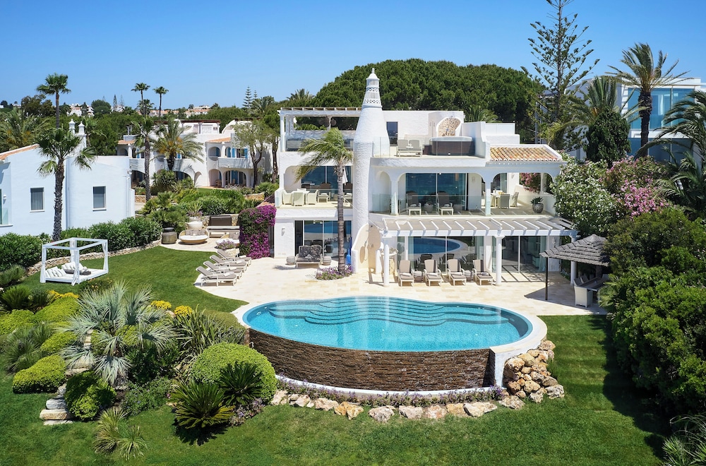 Vila Vita Parc — Beach in Armação de Pêra, Faro
