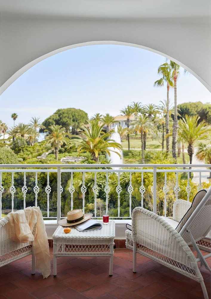 Vila Vita Parc — Hotel rooms in Armação de Pêra, Faro