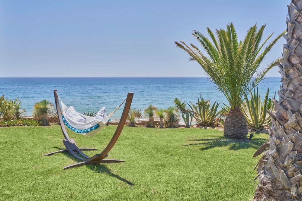 Vila Vita Parc — Beach in Armação de Pêra, Faro