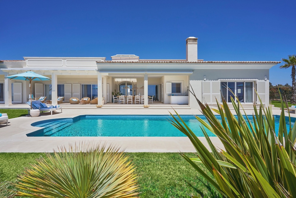 Vila Vita Parc — Swimming pool in Armação de Pêra, Faro