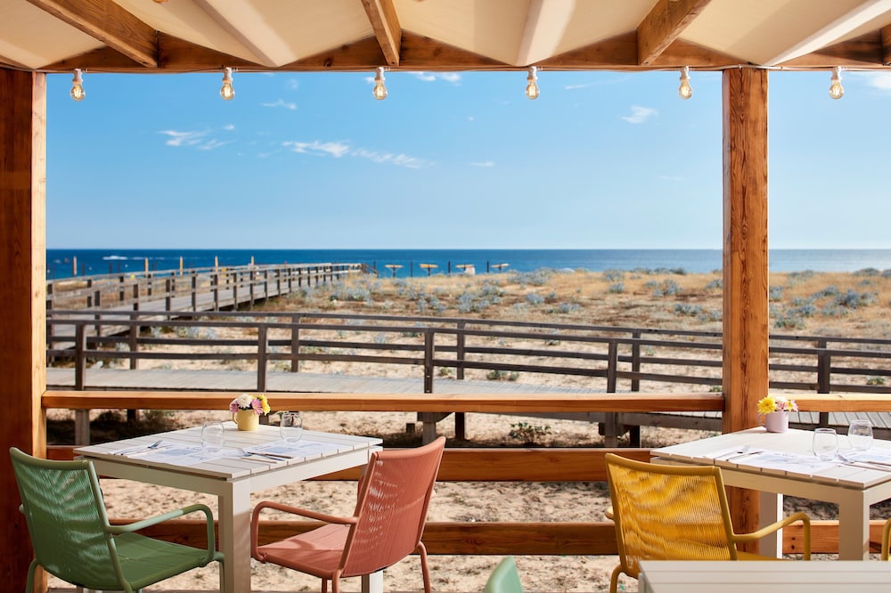 Vila Vita Parc — Beach in Armação de Pêra, Faro