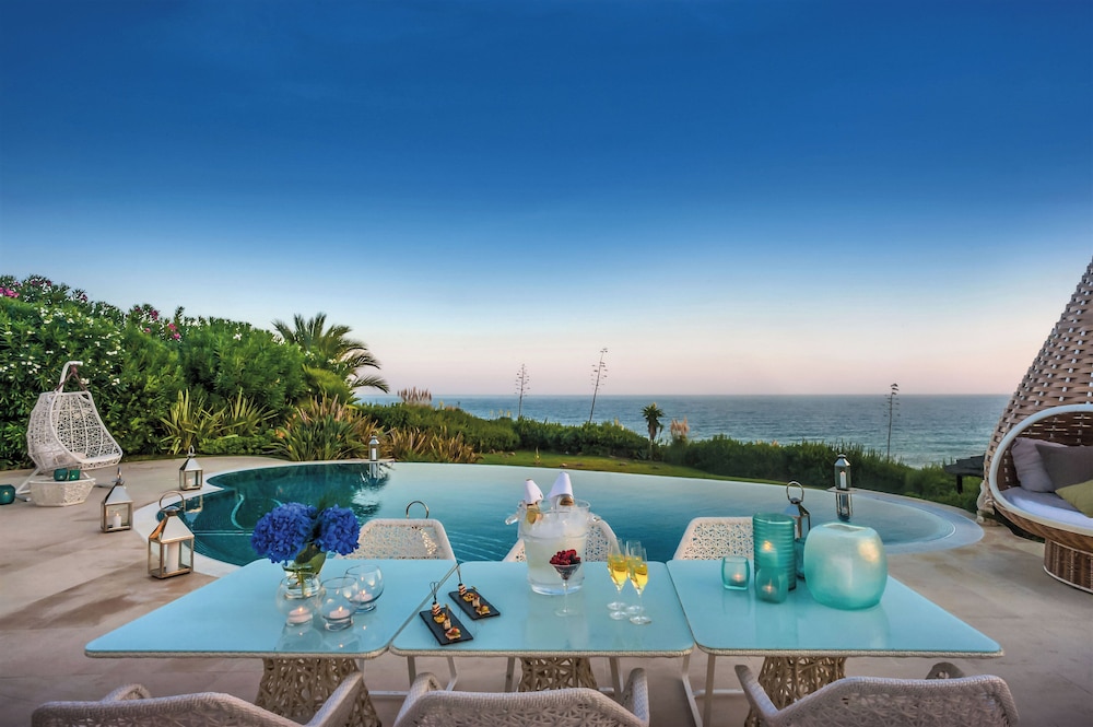 Vila Vita Parc — Swimming pool in Armação de Pêra, Faro