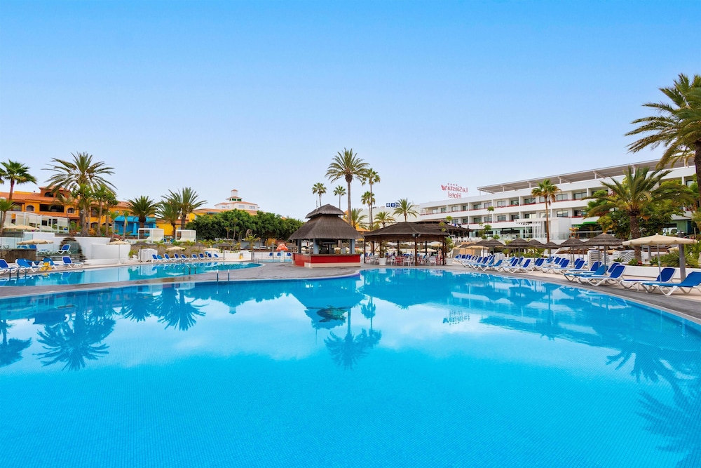 Alexandre La Siesta — Swimming pool in Playa de las Americas, Canary Islands