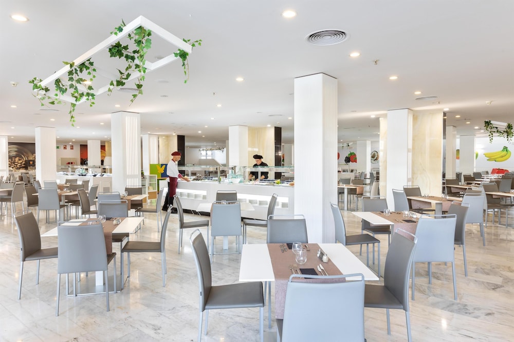 Alexandre La Siesta — Restaurant & bars in Playa de las Americas, Canary Islands