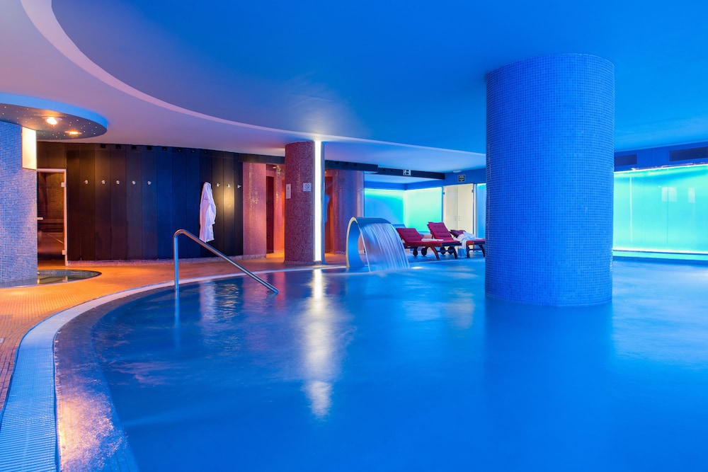 Alexandre La Siesta — Swimming pool in Playa de las Americas, Canary Islands
