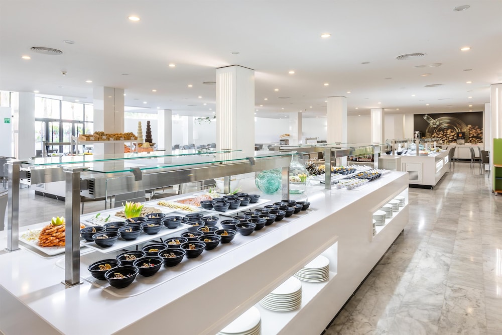 Alexandre La Siesta — Restaurant & bars in Playa de las Americas, Canary Islands