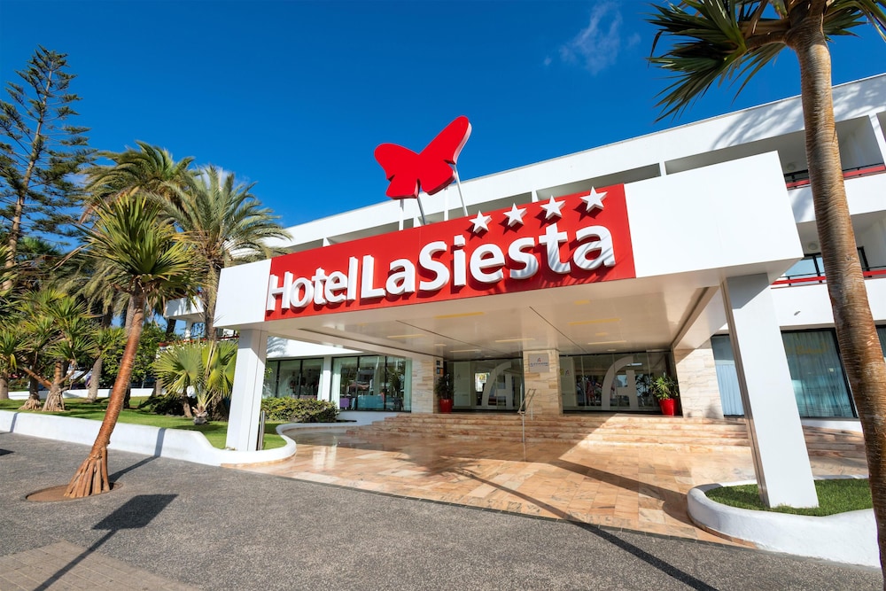 Alexandre La Siesta — Hotel building in Playa de las Americas, Canary Islands