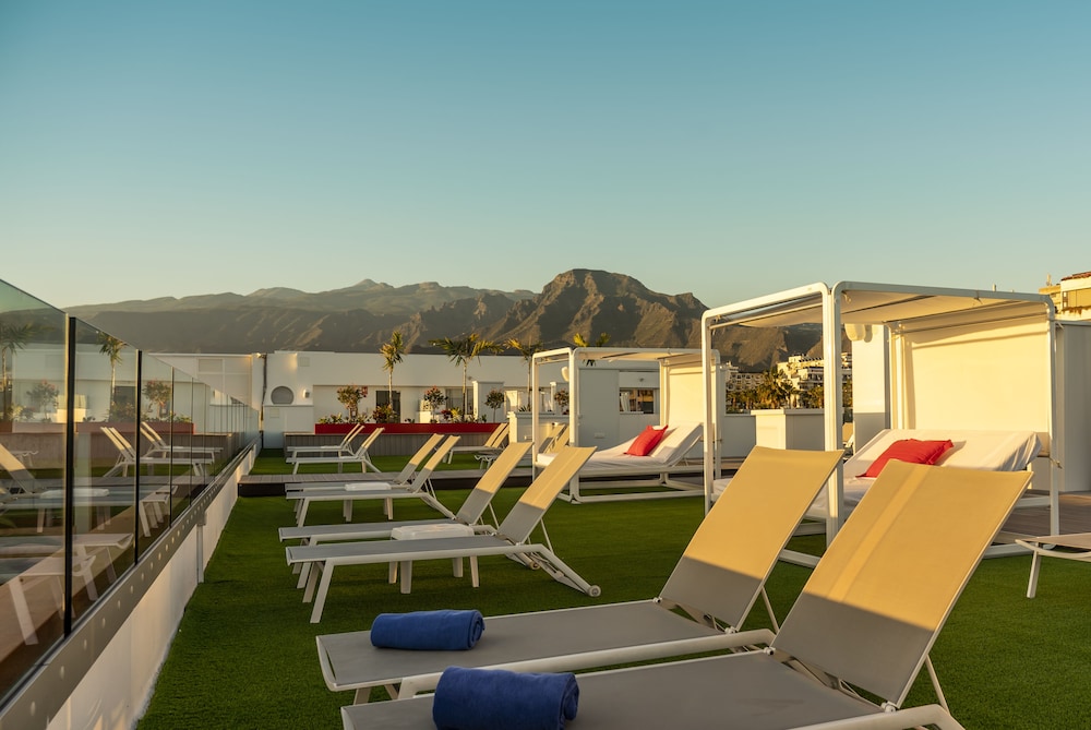 Alexandre La Siesta — Beach in Playa de las Americas, Canary Islands