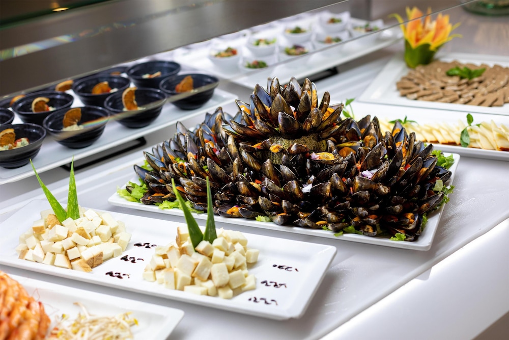 Alexandre La Siesta — Restaurant & bars in Playa de las Americas, Canary Islands