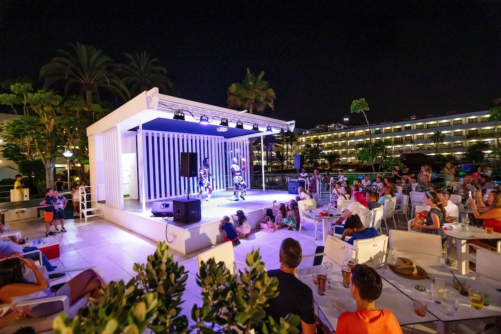 Alexandre La Siesta — Restaurant & bars in Playa de las Americas, Canary Islands