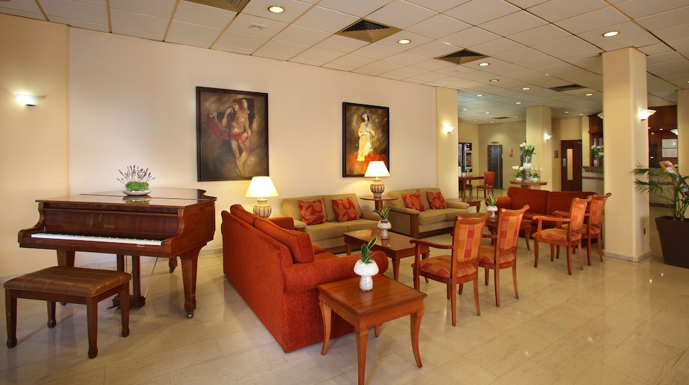 Kapetanios Odysseia Hotel — Hotel building in Limassol, Limassol Region