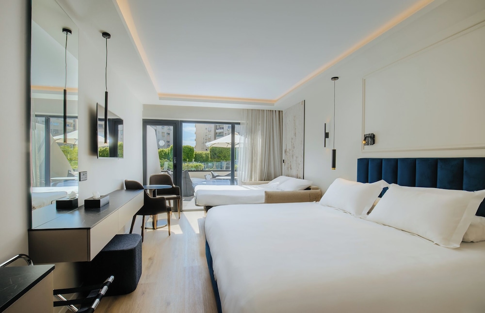 Kapetanios Odysseia Hotel — Hotel rooms in Limassol, Limassol Region