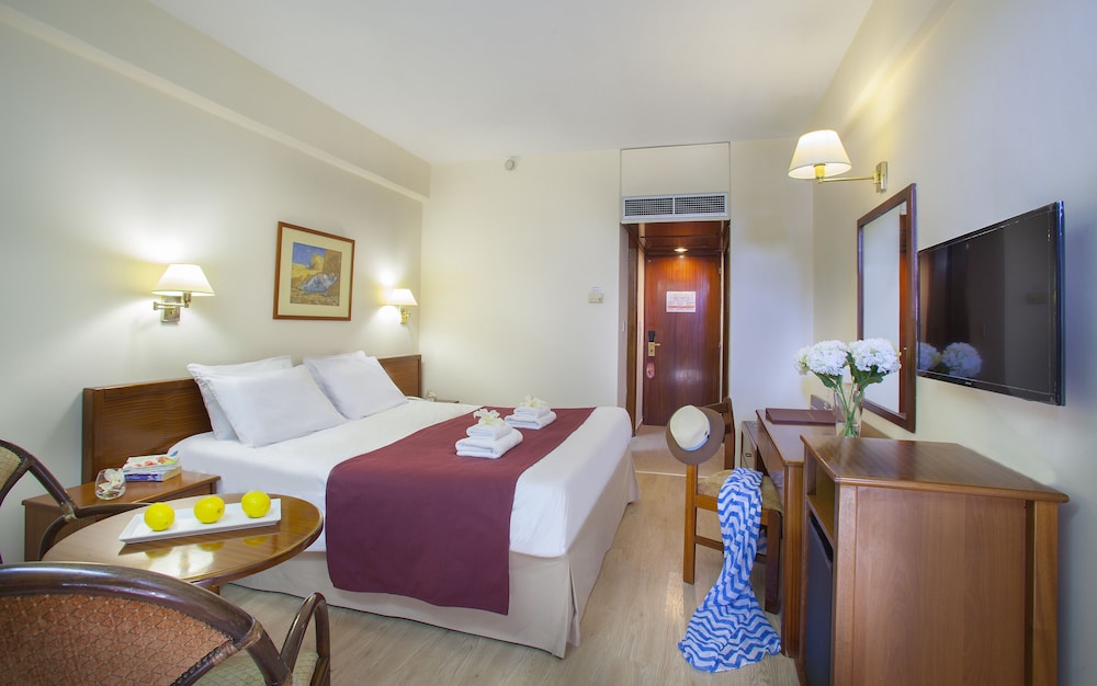 Kapetanios Odysseia Hotel — Hotel rooms in Limassol, Limassol Region