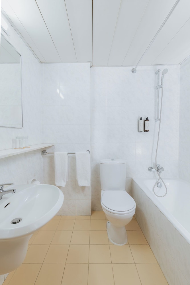 Kapetanios Odysseia Hotel — Hotel rooms in Limassol, Limassol Region