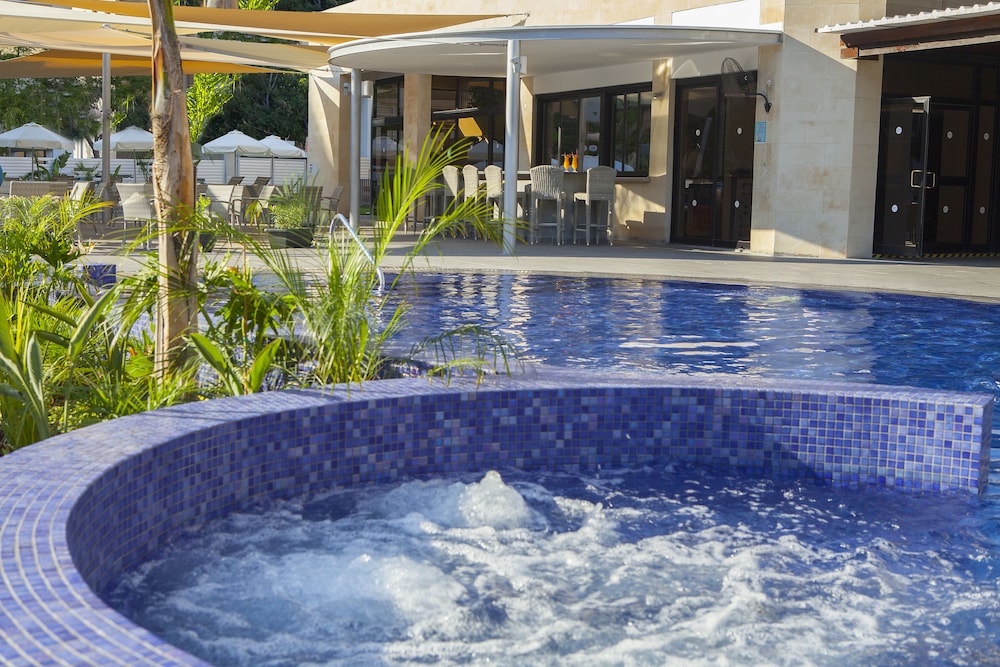 Kapetanios Odysseia Hotel — Main photo in Limassol, Limassol Region