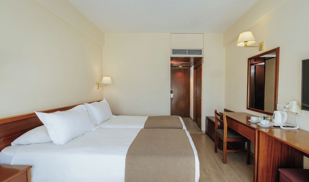 Kapetanios Odysseia Hotel — Hotel rooms in Limassol, Limassol Region
