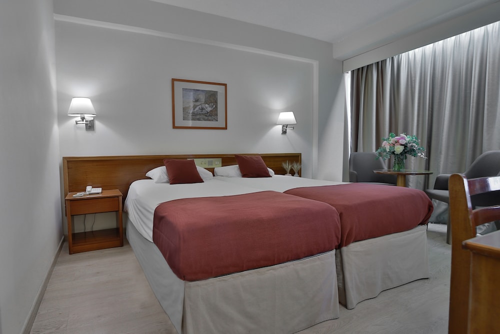 Kapetanios Odysseia Hotel — Hotel rooms in Limassol, Limassol Region