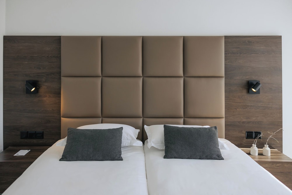 Kapetanios Odysseia Hotel — Hotel rooms in Limassol, Limassol Region